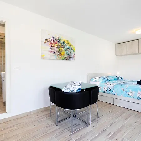 Villa White Stone House *