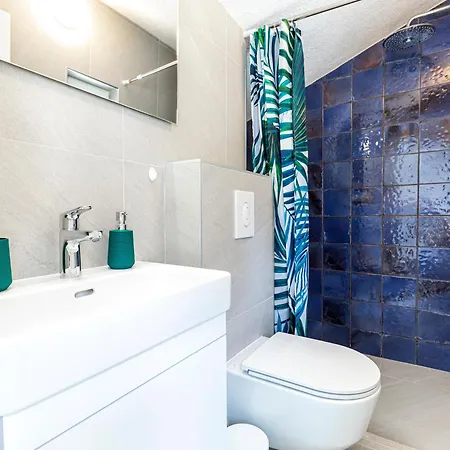 White Stone House Villa *