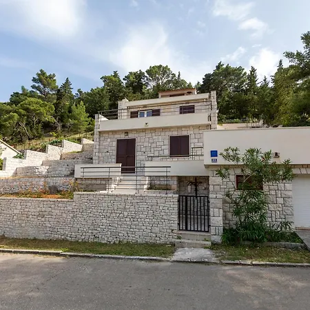 White Stone House Villa *