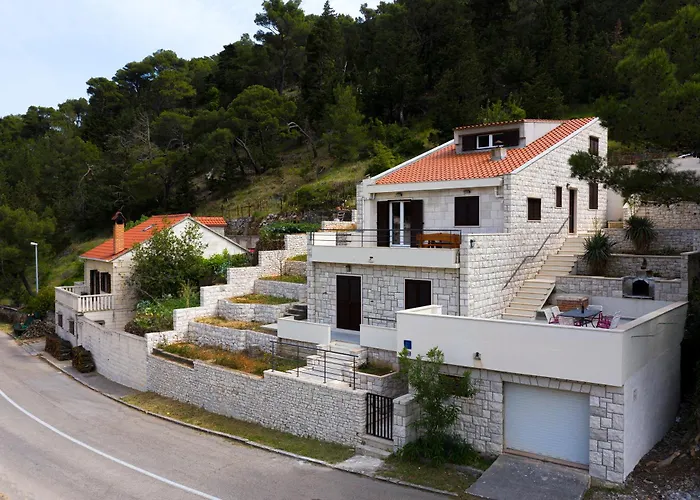 Vila White Stone House Pucisca