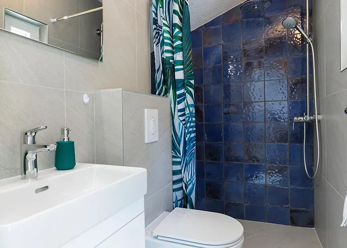 Vila White Stone House Pucisca