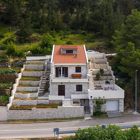 Vila White Stone House Pucisca