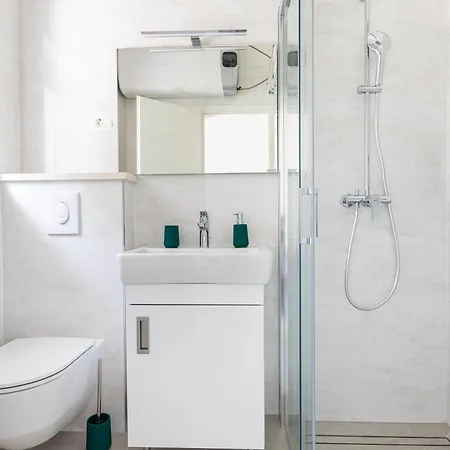 White Stone House Pucisca