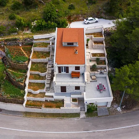 White Stone House * Pucisca