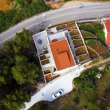 Vila White Stone House Pucisca