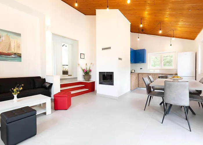 White Stone House Villa *