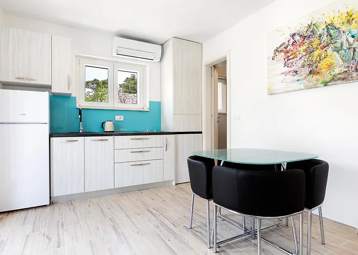 White Stone House * Pucisca