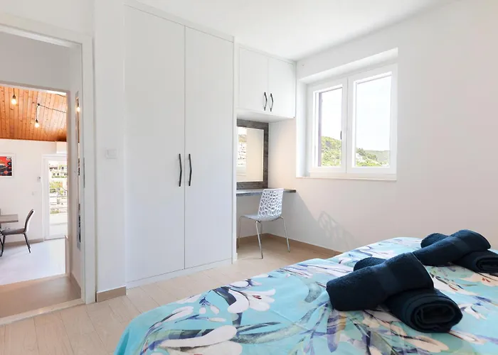 Villa White Stone House *