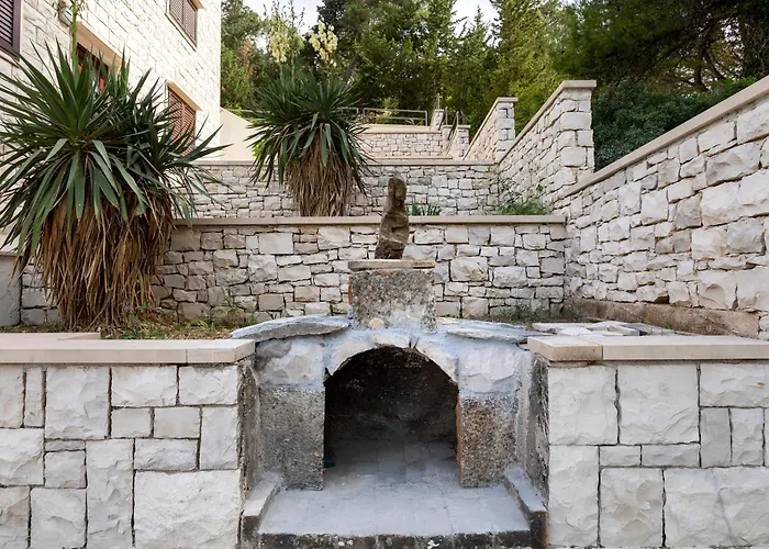 White Stone House Villa Pucisca