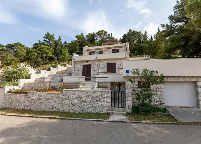 White Stone House Villa *