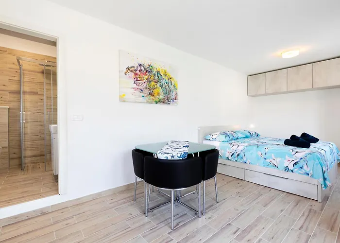 Villa White Stone House *