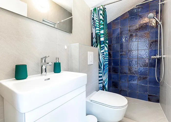 White Stone House Villa *