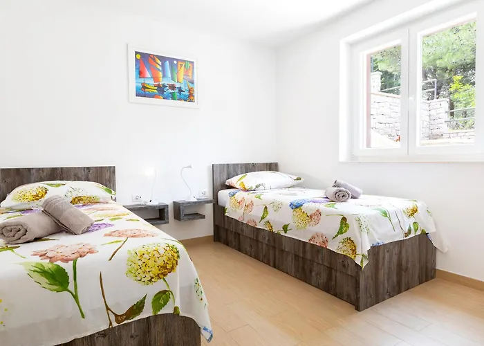 White Stone House * Pucisca